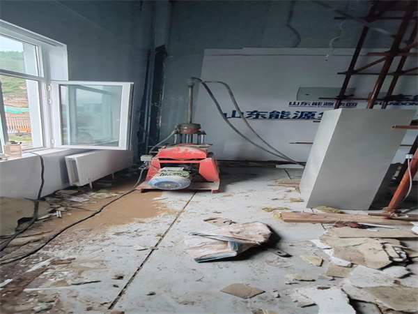 常平镇地基基础下沉墙体裂缝加固注浆顶升施工